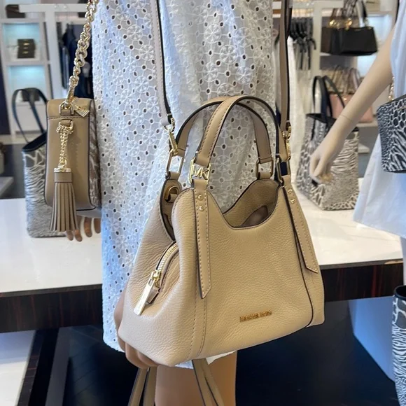 Michael Kors Women's Arlo Small Pebbled Leather Crossbody Bag
NWT Buff - Picture 11 of 16